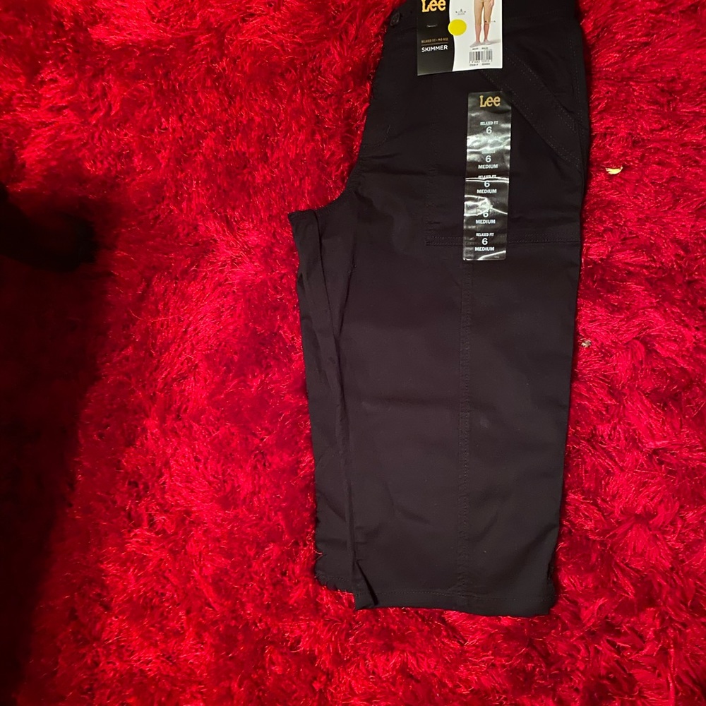 Capris - Picture 3 of 4
